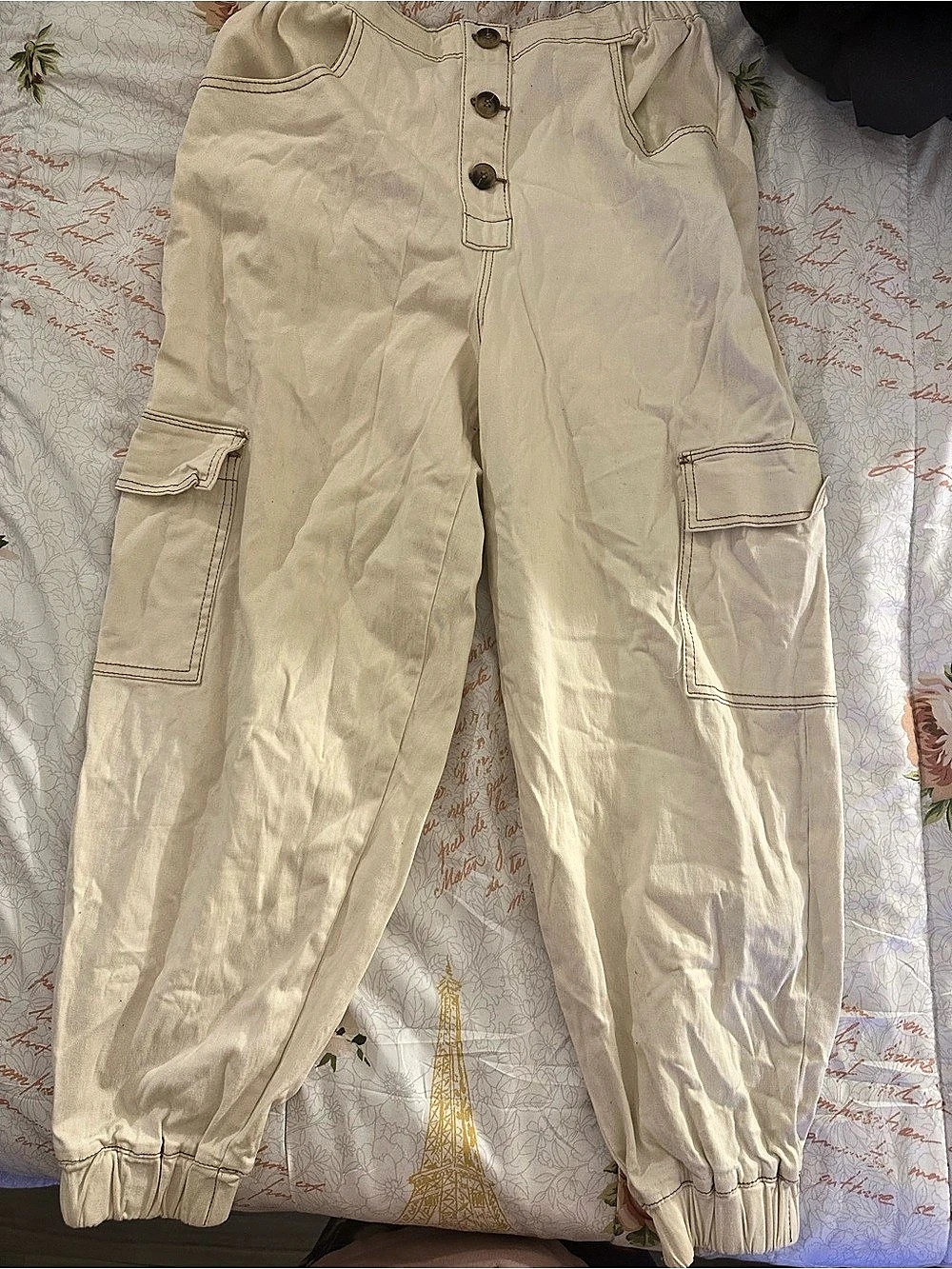Almost Famous Cargo Jogger Pants in Cream Size Large
